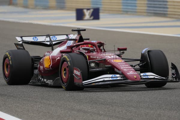 Charles Leclerc by rád miešal karty na čelných pozíciach.