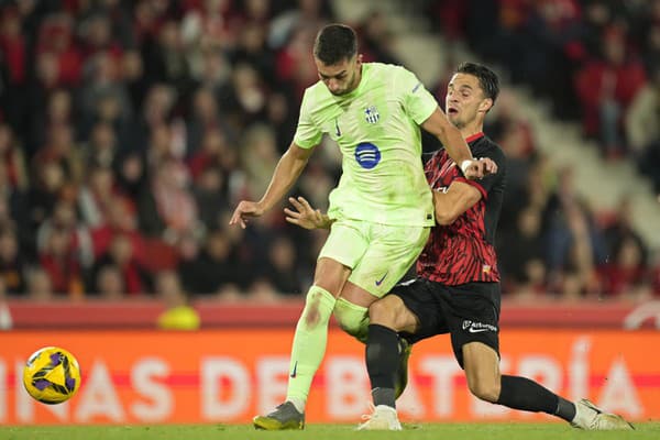 Slovenský futbalista Martin Valjent (vpravo) je už stálicou RCD Mallorca a v španielskej La Lige nastupuje pravidelne. 