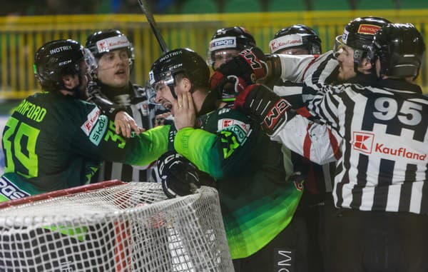 Banská Bystrica v druhom zápase štvrťfinále deklasovala Žilinu.