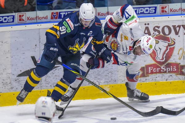 Na snímke zľava Róbert Džugan (Spišská Nová Ves), Andrej Kudrna (Zvolen)