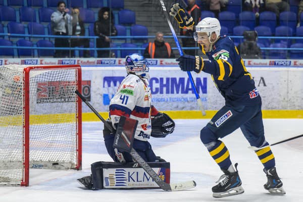 Na snímke zľava Pavel Kantor (Zvolen), Branislav Rapáč (Spišská Nová Ves) 