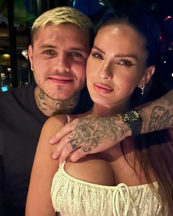 Mauro Icardi sa chváli fotkami so svojou novou láskou Eugeniou „China“ Suárezovou.