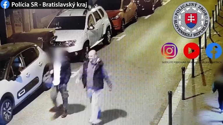 Muža, ktorý zaútočil na odparkovaný mercedes, už hľadá polícia: Kto je tento boxerista?