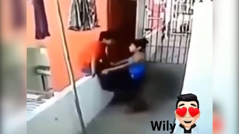 Trapas, aký by na rande nechcel zažiť nikto: Romantika na múriku sa v sekunde zvrtla