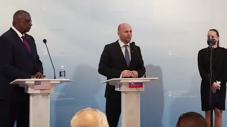 Naď i minister obrany USA deklarovali pripravenosť ďalej pomáhať Ukrajine: Diskusie o S-300!