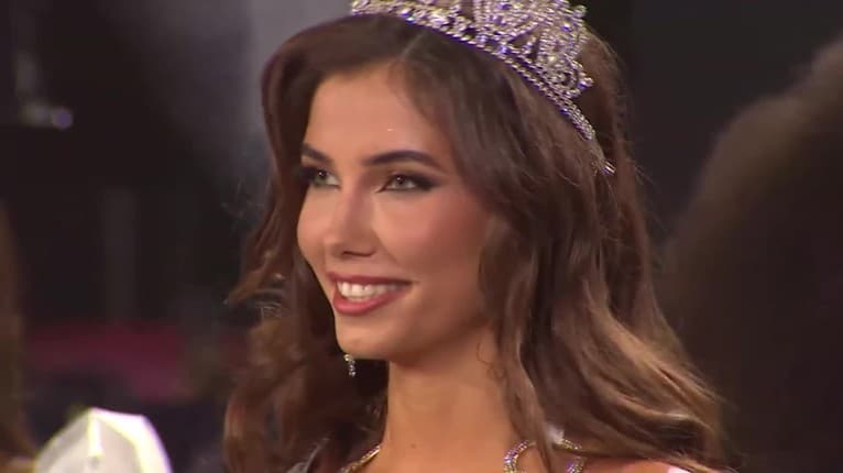 Miss Universe Slovakia 2022: Lakatošová a Plačková mali slzy na krajíčku