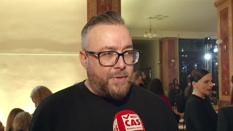 Známa tvár z Markízy sa vrátila v čase: Divočina z 90. rokov! Prezývku strieborný tátoš mal zaslúžene