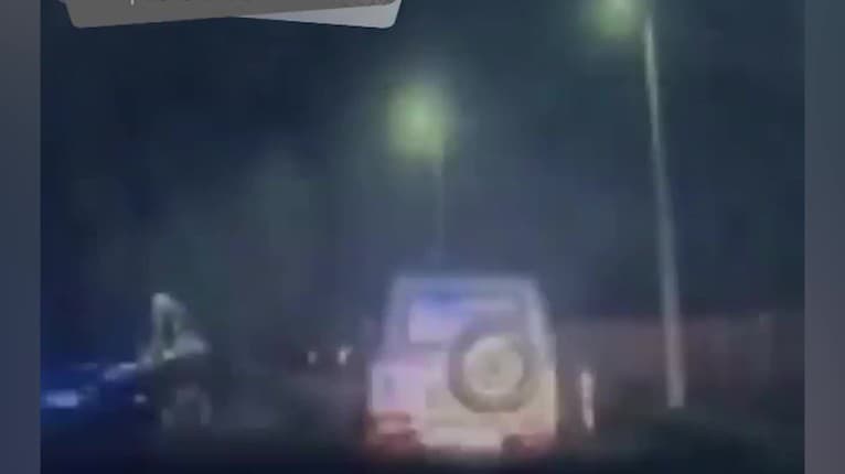Vodič pri šialenom úniku pred hliadkou prevrátil auto na strechu: Keď ho policajti dolapili, neverili vlastným očiam!
