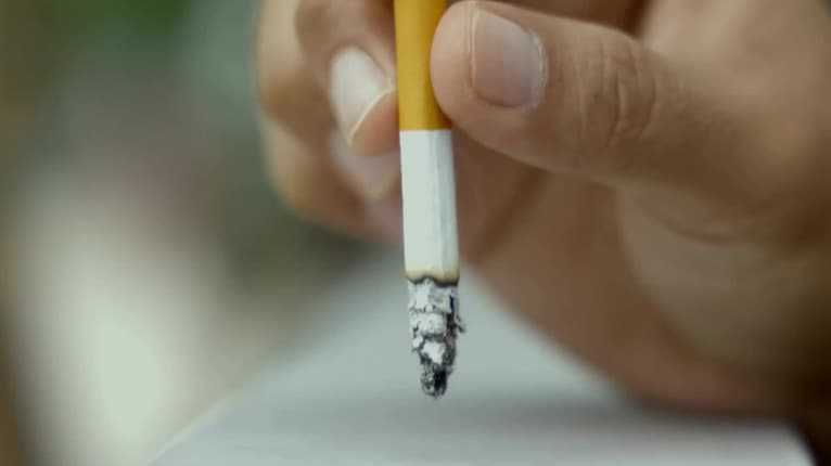 Hádžete cigaretové ohorky na zem? Ani netušíte, akú katastrofu spôsobujete: Slováci vymysleli nápad za milión!