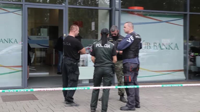 Dramatické ráno v Bratislave: Policajti zasahovali pri bankovej lúpeži! Video z miesta činu