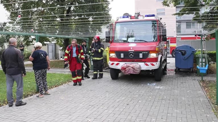 V byte v Bratislave vypukol požiar: Živel vyhnal ľudí z paneláku! Zasahujú hasiči