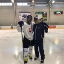 Pohybový špecialista Cyril Dongo spolu s hokejistom Ľubomírom Višňovským