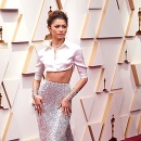 Herečka a speváčka Zendaya potvrdila svoj status módnej ikony na udeľovaní Oscarov 2022 v róbe od Valentino. 