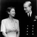 Kráľovná Alžbeta II. s manželom