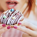 Štúdie ukazujú, že ľudia, ktorí znížili príjem cukru, zaznamenali zlepšenie stavu pleti.