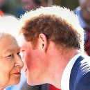 Kráľovná Alžbeta II mala so svojím vnukom princom Harrym nádherný vzťah.