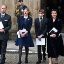 Princ Edward, Louise, James a grófka Sophie 