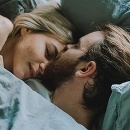 Sex pred spaním vedie k pokojnejšiemu zaspávaniu a noci. 
