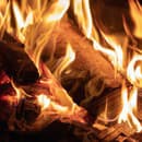 Oheň môže byť znakom silnej lásky a citov.