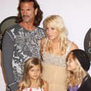 Lorenzo Lamas s manželku Shayne a deťmi Isabellou a Victoriou (2009)
