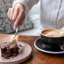 Čokoládová torta na raňajky vám môže pomôcť schudnúť.