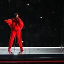 Rihanna počas Super Bowl (2023)
