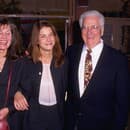 Sandra s rodičmi na premiére filmu Kým si spal (1995)
