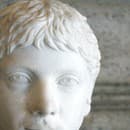 Heliogabalus verejne priznal svoju homosexualitu.
