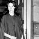 Christine Keeler počas dospievania sexuálne zneužívali. 