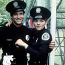 Steve Guttenberg a Kim Cattrall v Policajnej akadémii