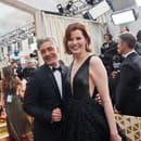 Režisér Taika Waititi a Geena Davis počas odovzdávania Oscarov v roku 2020.