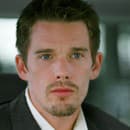 Ethan Hawke patril v 90. rokoch k najväčším fešákom Hollywoodu. Dnes tomu nie je inak! 
