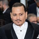 Johnny Depp opäť v centre pozornosti.