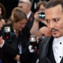 Johnny Depp sa v Cannes bránil naplno usmiať.