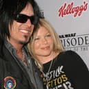 Donna D'Errico a Nikky Sixx