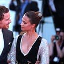 Manželia Michael Fassbender a Alicia Vikander.