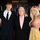 zľava  Scarlett Hefner, Cooper Hefner, Hugh Hefner a Crystal Hefner