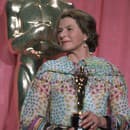 Ingrid Bergman so svojim Oscarom za film Vražda v Orient Expresse