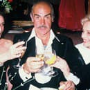 Audrey Hepburn so Seanom Connerym a Jeanne Moreau