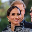 Kabát Meghan Markle v ležérnom strihu sa stal hitom!