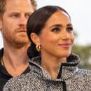 Kabát Meghan Markle v ležérnom strihu sa stal hitom!