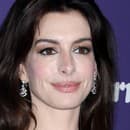 U Anne Hathaway nie sme zvyknutí na chyby. 