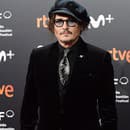 Johnny Depp sa drží na výslní napriek obvineniam z domáceho násilia. 