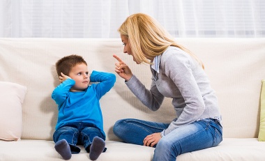 Stáva sa vám, že pred dieťaťom nekontrolovane vybuchnete? 3 TOP techniky, ktoré vám pomôžu skrotiť hnev