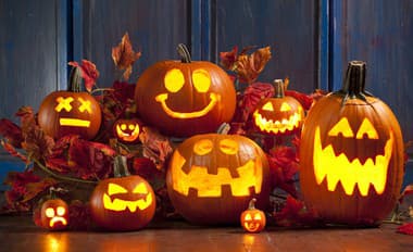 Kreatívna BABIČKA sa podelila o skvelé nápady s vyrezávaním halloweenskej tekvice