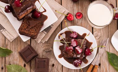 Preferujete zdravý životný štýl? Potešte sa extra šťavnatým čokoládovým koláčom s čerešňami: Je bez CUKRU!