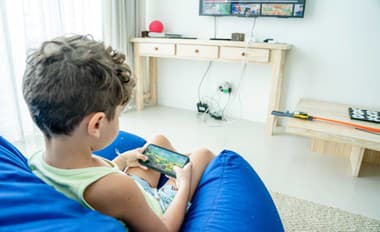 Deti počítačové hry milujú. Úlohou rodičov je dbať na to, aby im neuškodili.