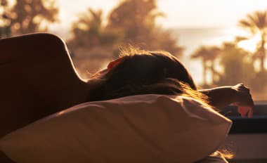 Aby telo bolo v poriadku: To, na ktorej strane spíte významne ovplyvňuje, vaše zdravie! AKO?