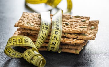 Musíte kvôli diéte obmedziť CHLIEB? Existujú skvelé NÁHRADY, ktoré vás zasýtia, aj ručička na váhe poteší. Vyskúšajte TIETO dobroty