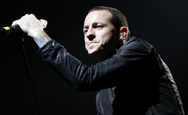 Po samovražde frontmana Linkin Parku bolo v PITEVNEJ SPRÁVE niečo šokujúce: Po jeho smrti toto našli vyšetrovatelia v spálni pod telefónom
